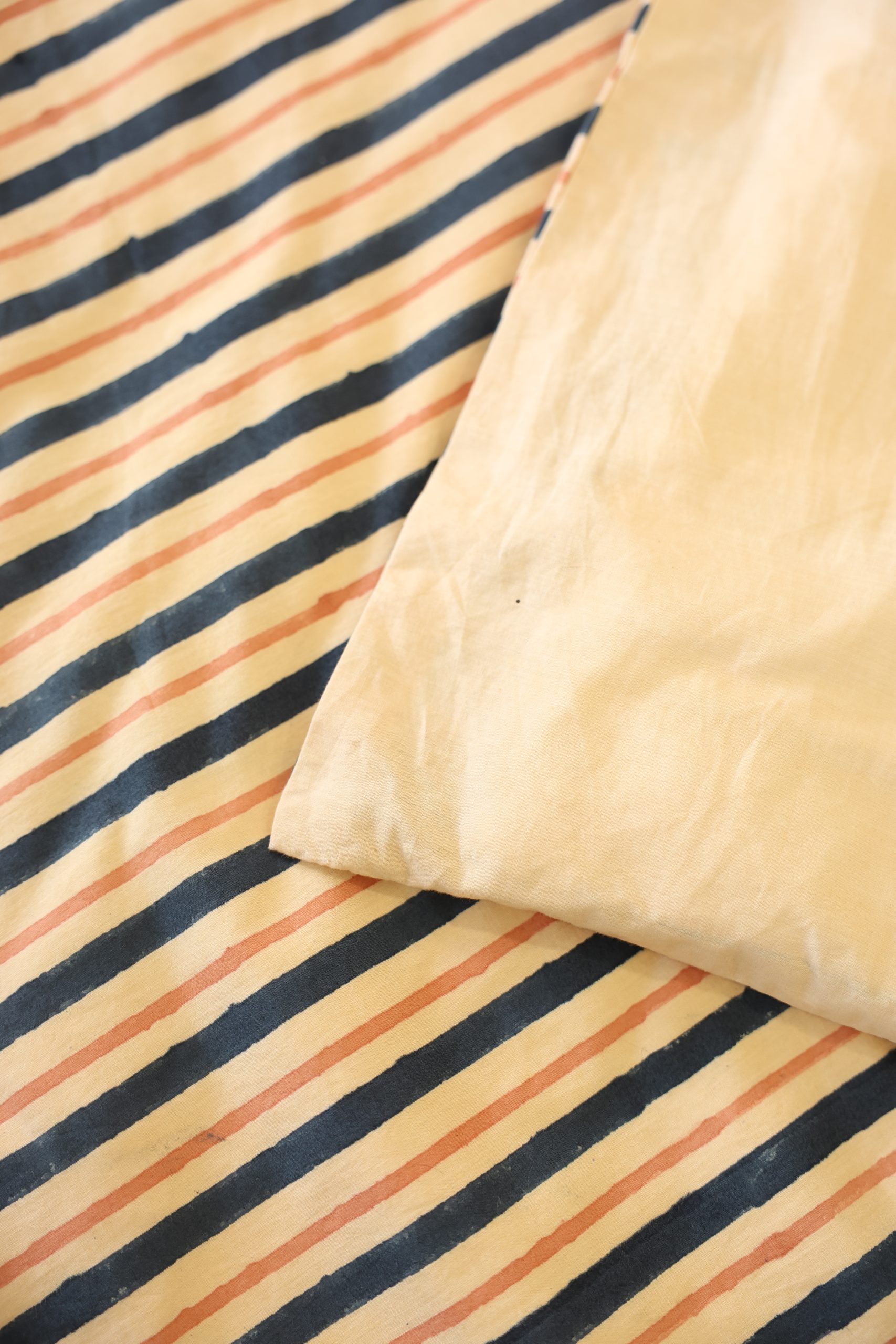 Housse de couette & Taies Réversible - Imprimé / Uni Percale de coton Urban Indigo - Image 4